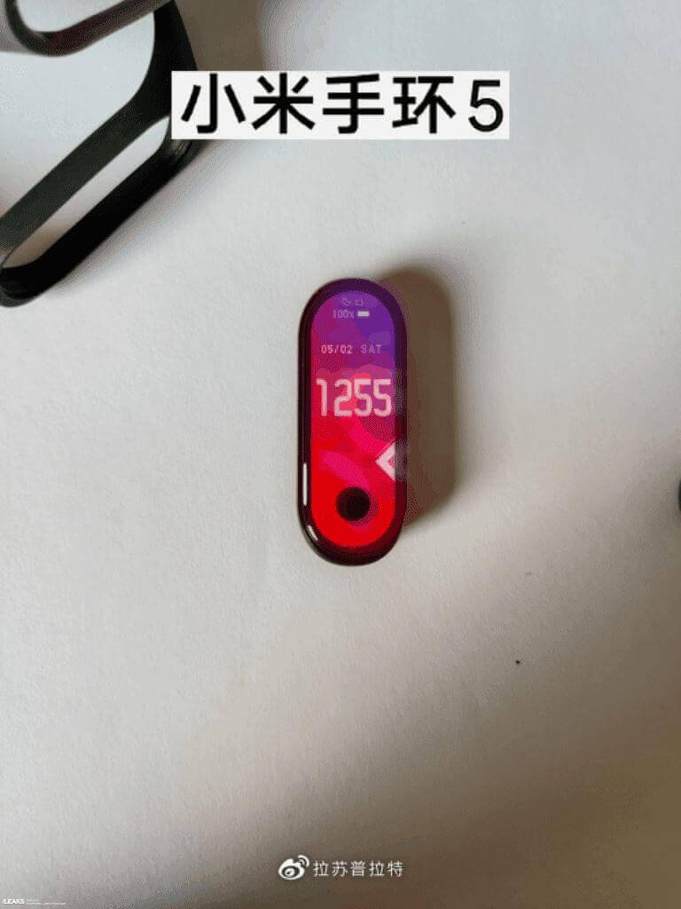 В сети появилось реальное изображение Xiaomi Mi Band 5 с "дырявым" дисплеем, но это не точно xiaomi mi band 5 c - В сети появилось реальное изображение Xiaomi Mi Band 5 с "дырявым" дисплеем, но это не точно
